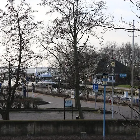Achtern Hafen App 04 Wustrow (Fischland)